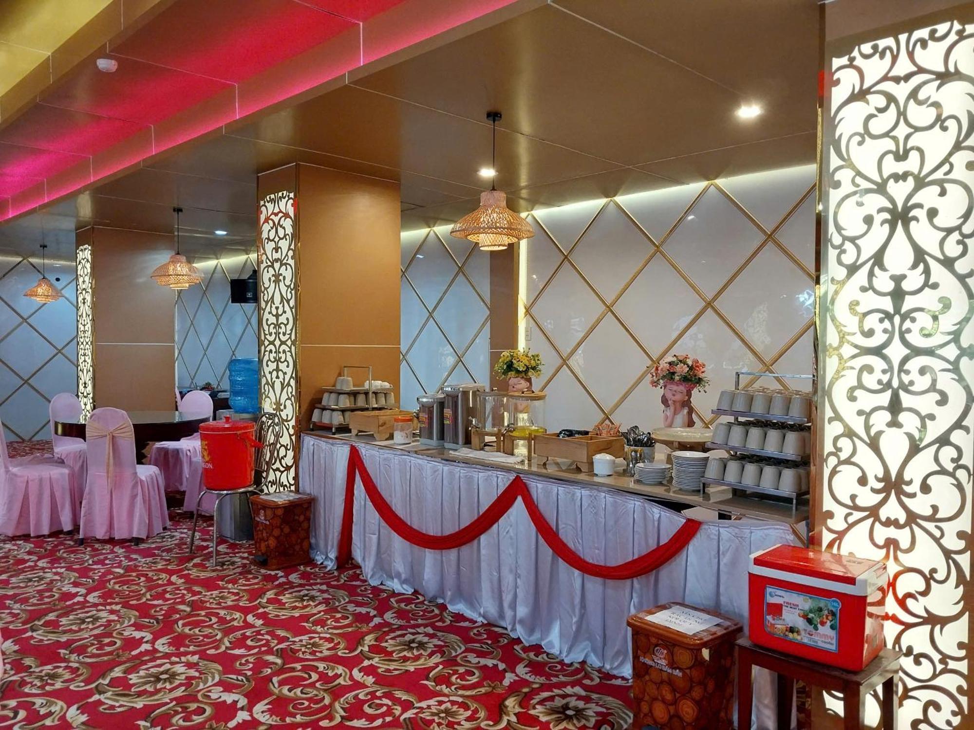 Nhat Quy Hotel Tay Ninh Exteriör bild
