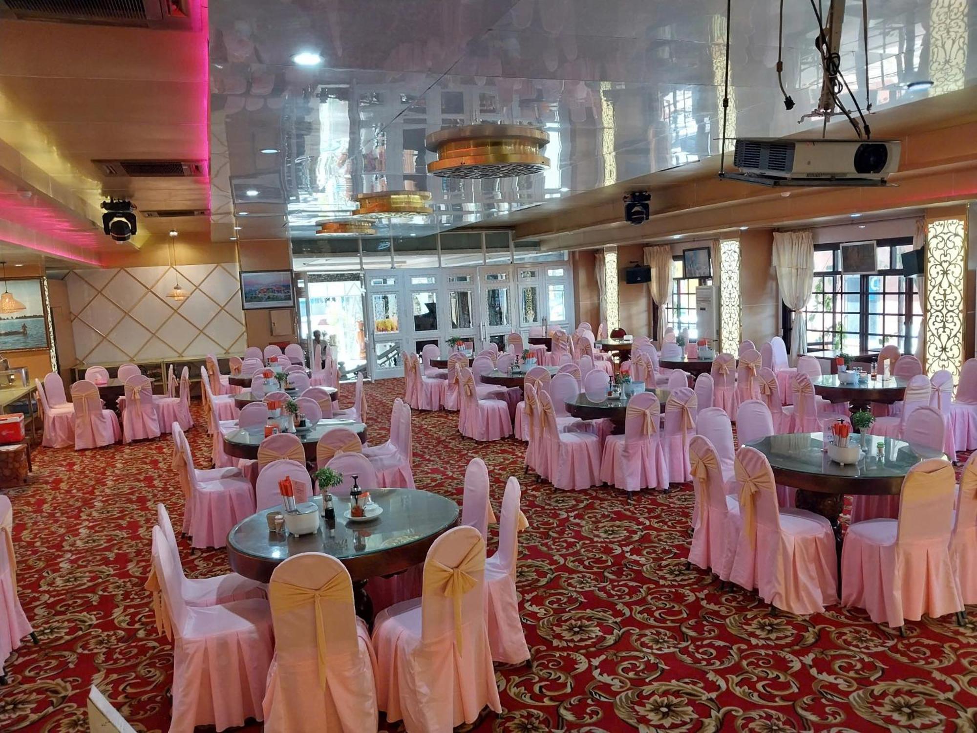 Nhat Quy Hotel Tay Ninh Exteriör bild