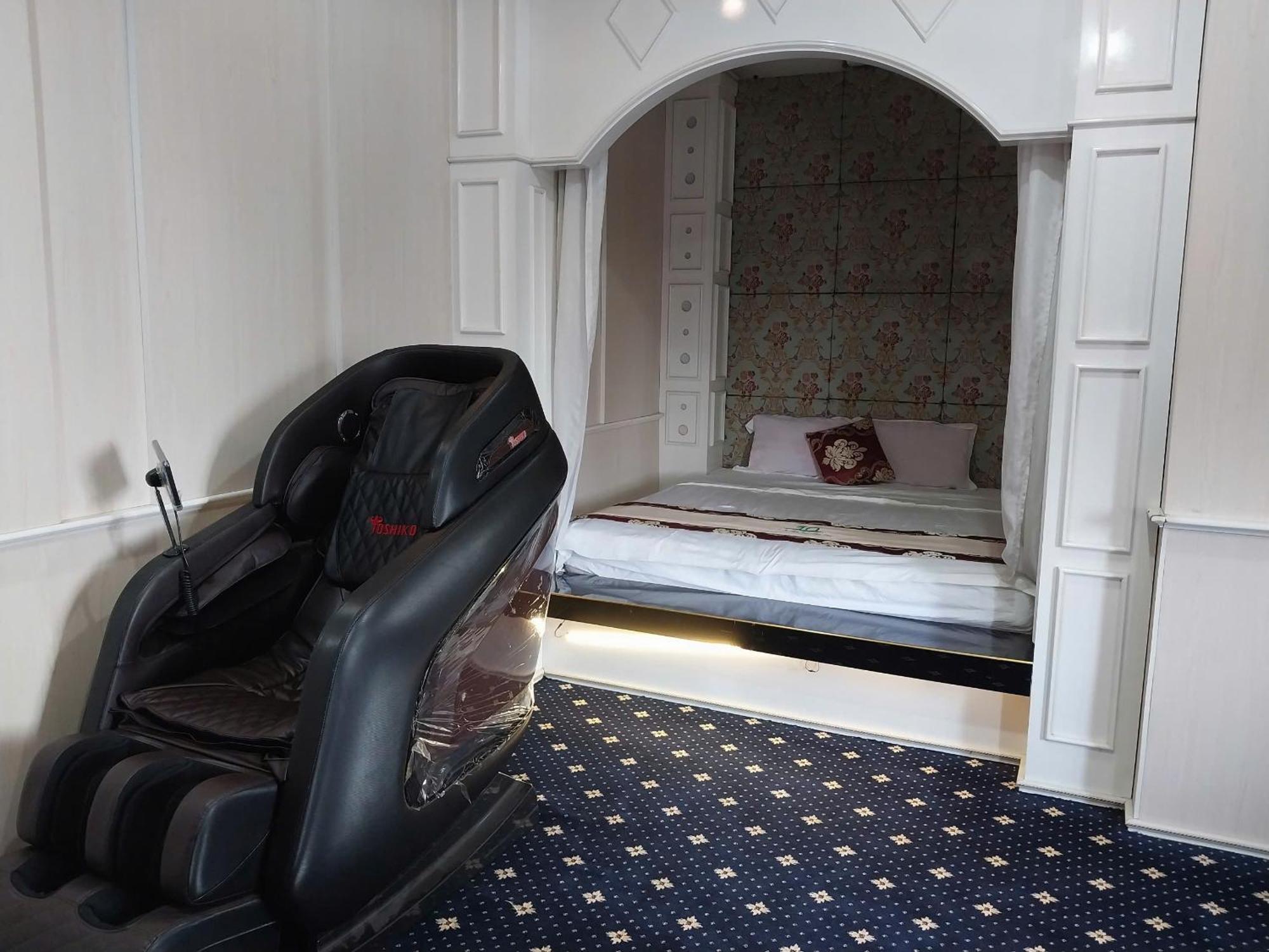 Nhat Quy Hotel Tay Ninh Exteriör bild