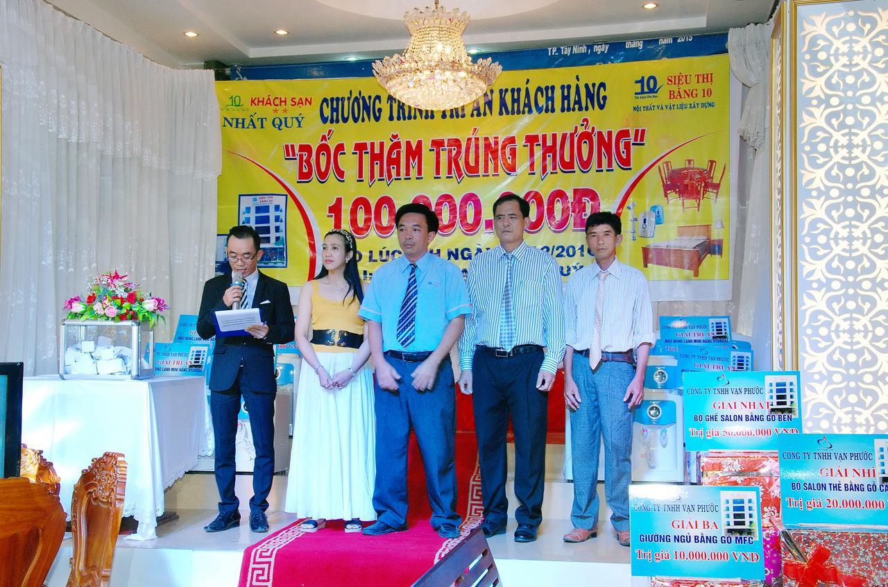 Nhat Quy Hotel Tay Ninh Exteriör bild